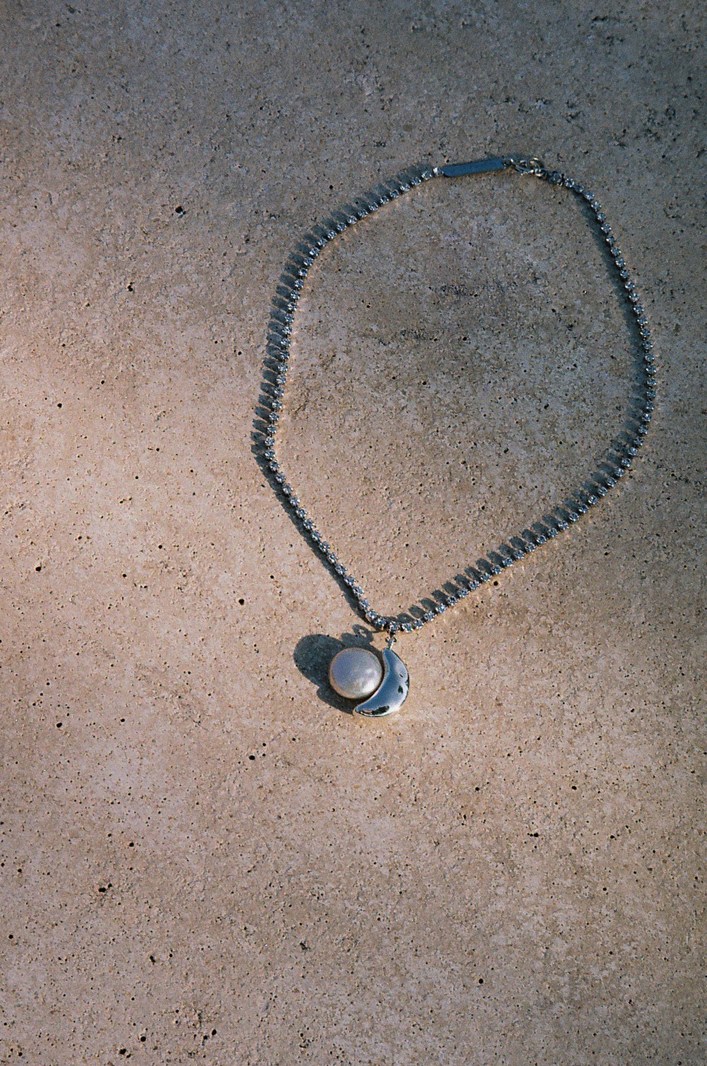 Halve Moon Necklace