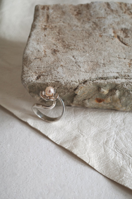 Trillium Infinity Ring